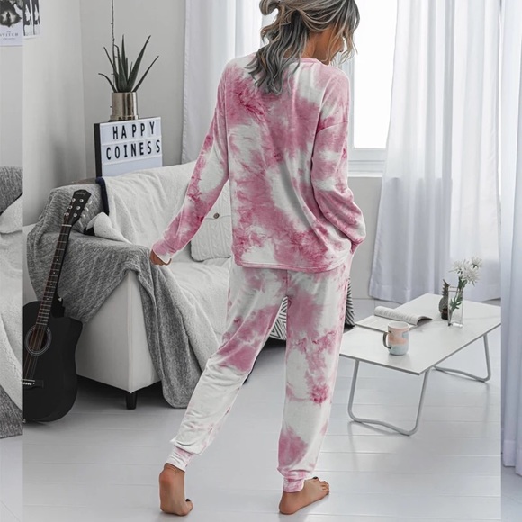 NEW Two Piece Pink Tie Dye Lounge Set - Picture 10 of 12
